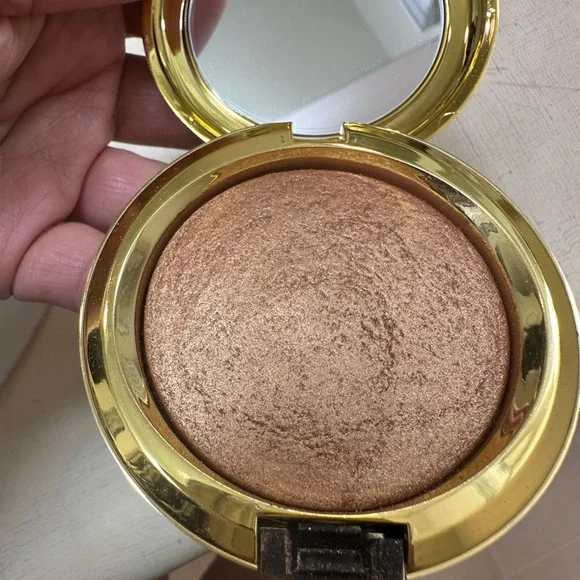 🐝 MAC WHITNEY HOUSTON “JUST WHITNEY “ SKIN FINISH - Picture 6 of 6